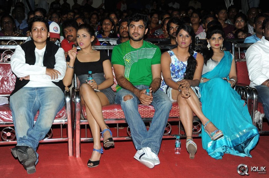 Undhile-Manchi-Kalam-Mundhu-Mundhuna-Movie-Audio-Launch